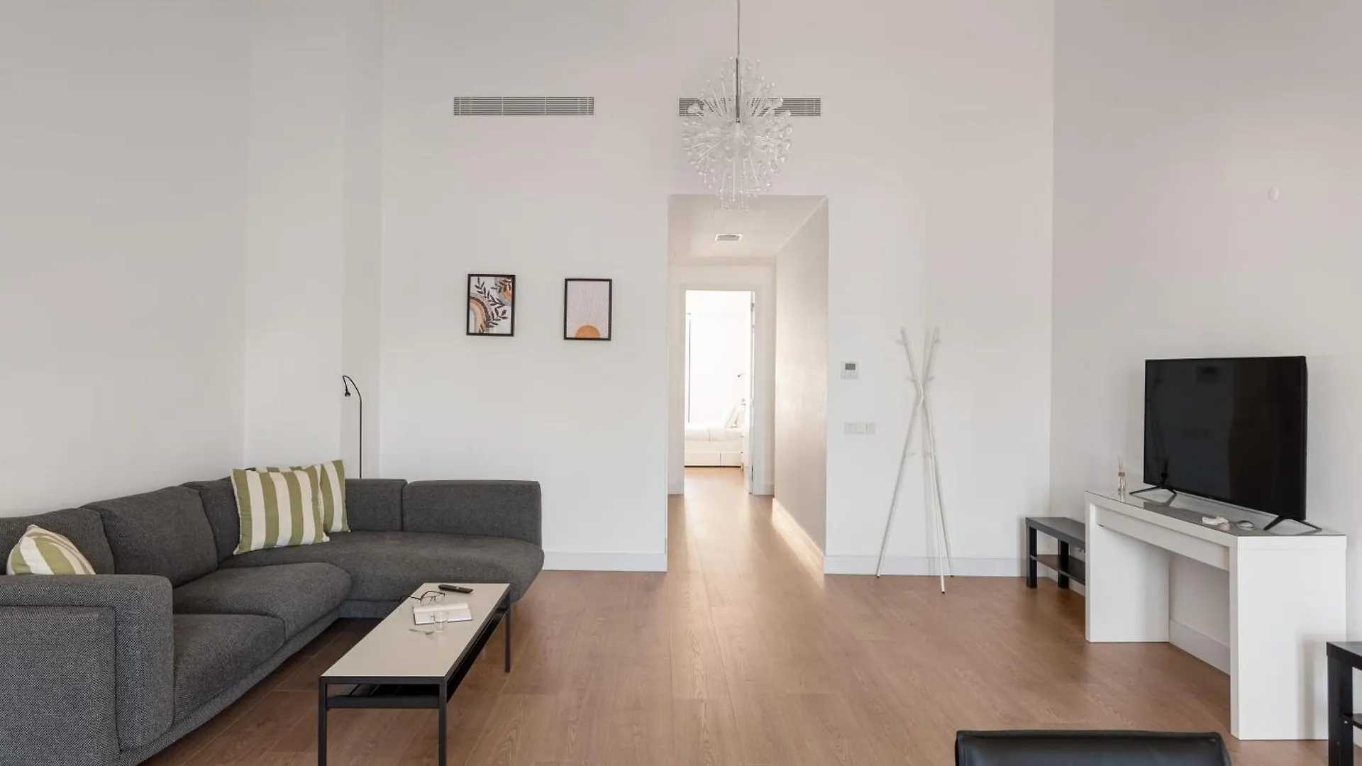 Joivy Modern Flat With River View Near Bica Elevator Lisboa