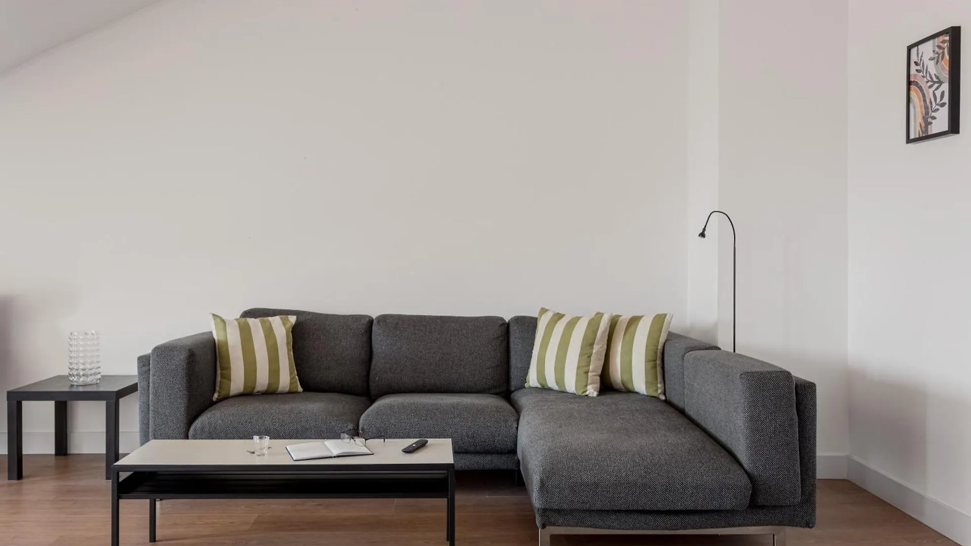 Joivy Modern Flat With River View Near Bica Elevator Lisboa 0*,  Portugália