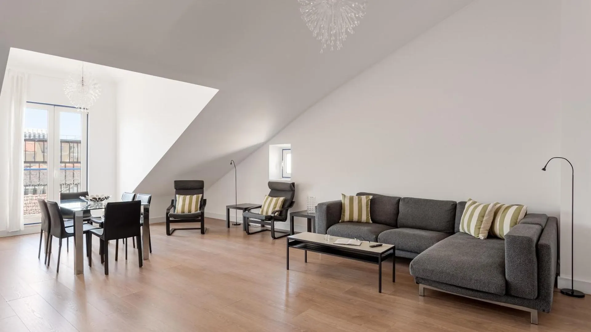 Joivy Modern Flat With River View Near Bica Elevator Lisboa 0*,  Portugal
